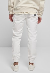 Southpole TWILL  - Housut - white