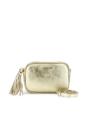 Mała metaliczna złota torebka na ramię z chwostem przy suwaku i odpinanym cienkim paskiem, z nazwą marki na przodzie.