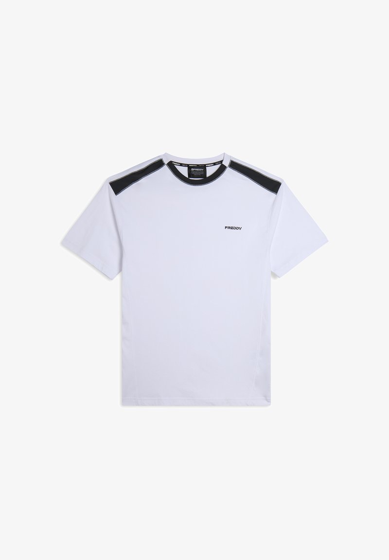 T-shirt bianco a maniche corte con dettagli neri sulle spalle e logo "FREDDY" sul petto. Realizzato in tessuto liscio con design a girocollo.