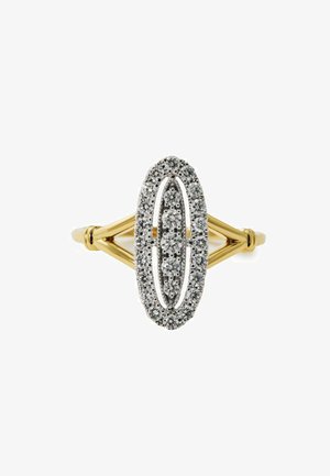 Anillo de oro con un grupo ovalado alargado de pequeños diamantes redondos colocados en dos hileras concéntricas en la banda.