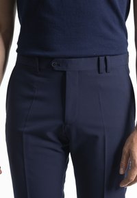 PuroEgo NON IRON - Pantalones - azul marino