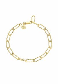 Guldarmband med avlånga, texturerade länkar, som har ett säkert lås och en liten rund berlock med ingraverade initialer.