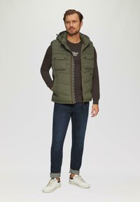 s.Oliver Langarmshirt - dunkelbraun