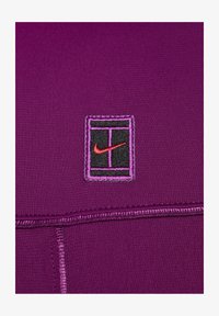 Ausgewählt, sangria/picante red