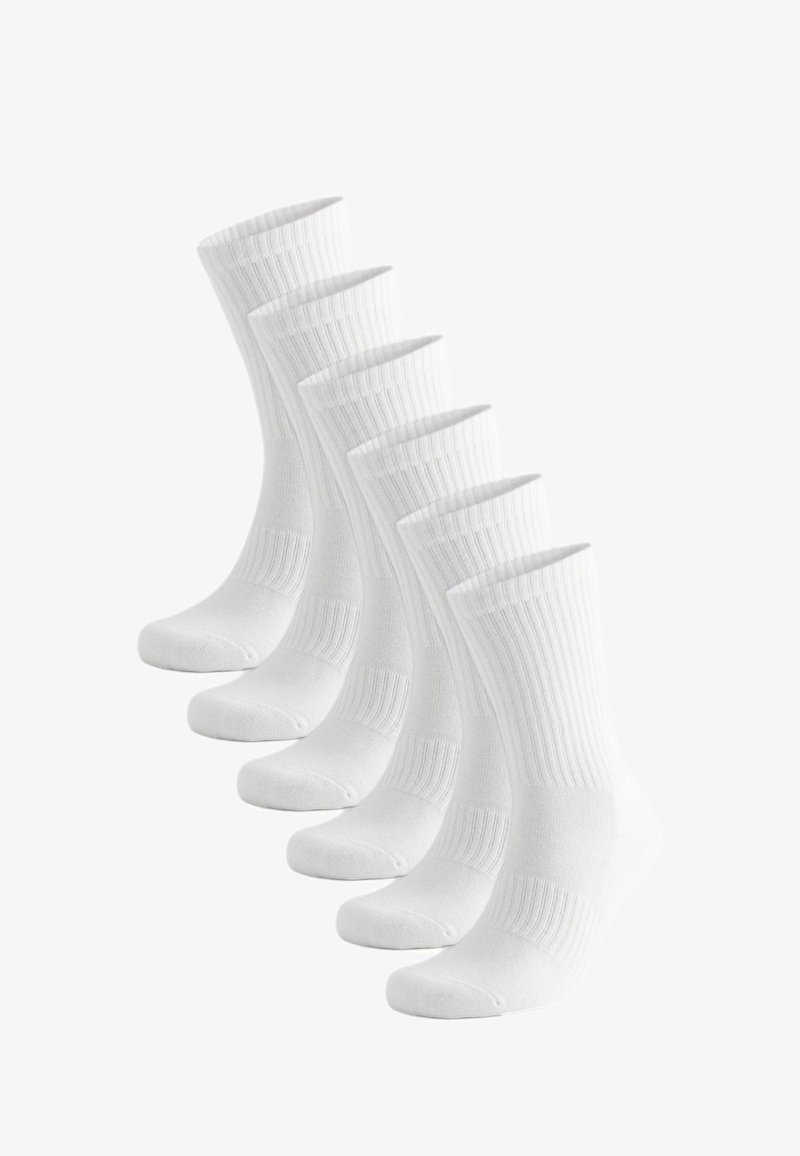 Chaussettes en coton blanc, texture côtelée, longueur mi-mollet, six paires agencées. Tissu doux avec un renfort au niveau des orteils et du talon pour une durabilité accrue.