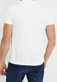 Tommy Hilfiger Camiseta estampada - white