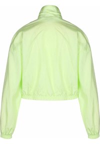 Neón zelená skrátená bunda s golierom, elastickými manžetami a pásom. Vyznačuje sa hladkou textúrou a ľahkým materiálom.