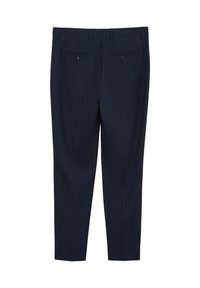 Pantaloni su misura blu navy in tessuto strutturato, dotati di due tasche posteriori con bottoni e una silhouette slim e affusolata.