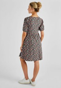 JoJo Maman Bébé DITSY PRINT V-NECK  MATERNITY - REGULAR FIT - Marškininė suknelė - black floral