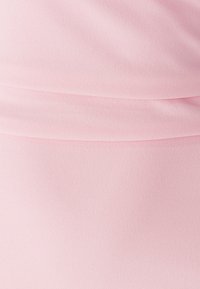 Unselected, pale pink