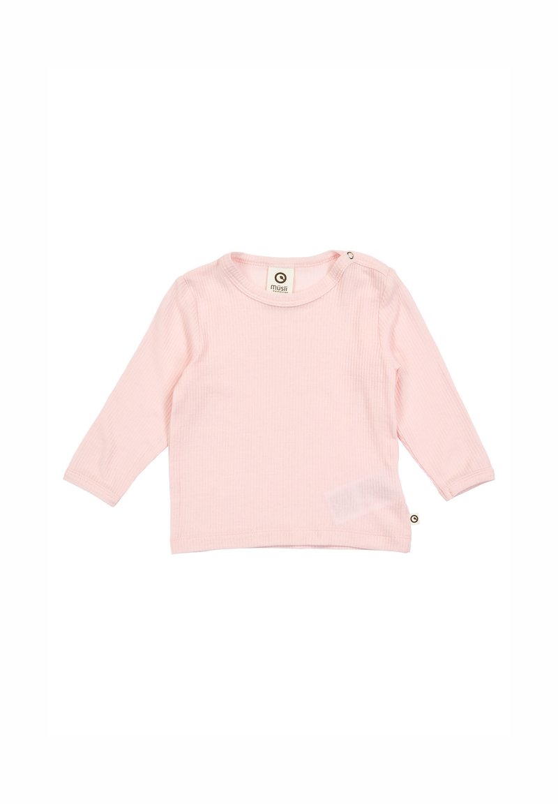 Hellrosa langärmliges Shirt aus geripptem Stoff; mit rundem Ausschnitt und Druckknopfdetail an der Schulter. Keine weiteren Verzierungen.