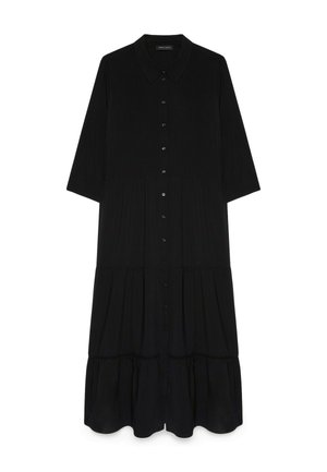 Vestido midi negro de manga larga con cierre de botones en la parte delantera, cuello puntiagudo, falda fruncida en capas y costuras decorativas sutiles.