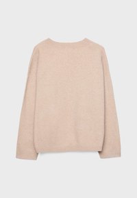 Beige langærmet sweater med ribbet rund hals, manchetter og kant, vist fladt med bagsiden op.
