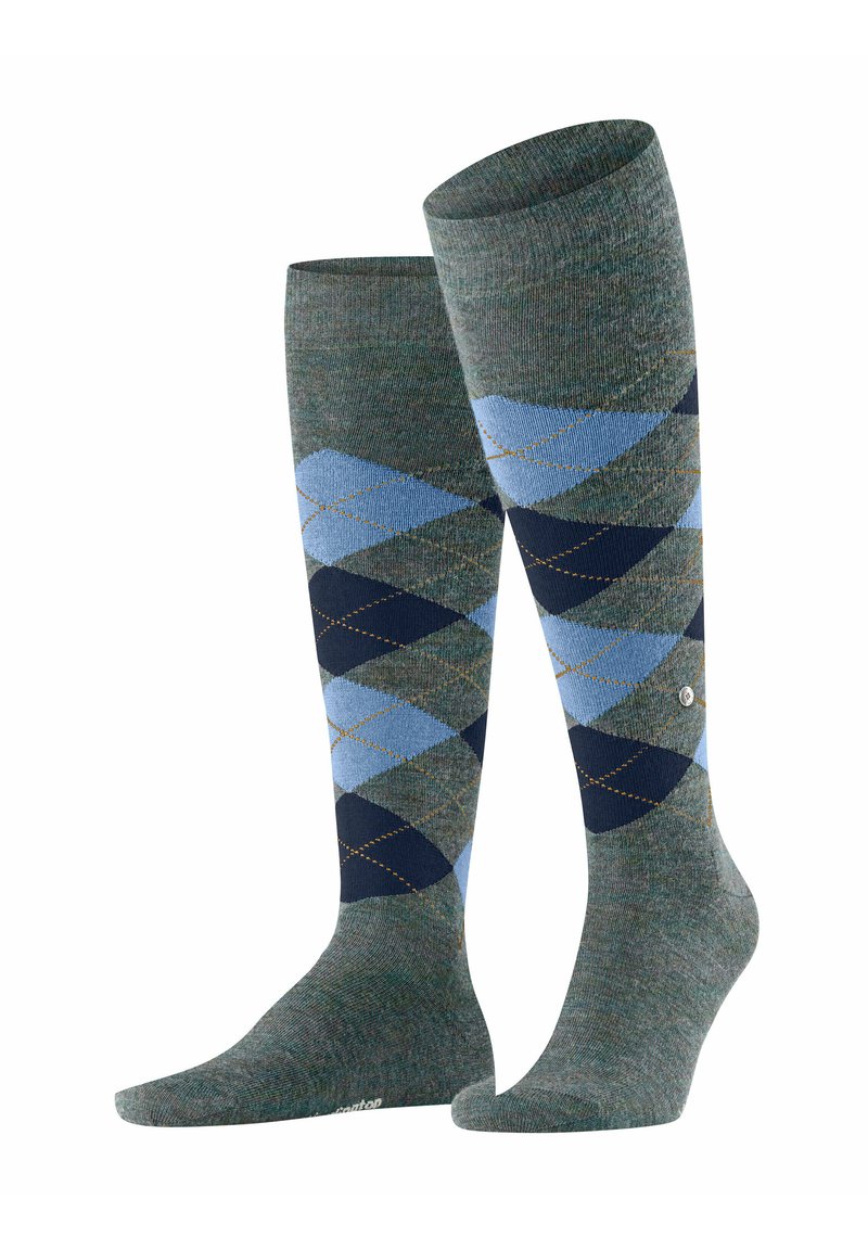 Skarpetki do kolan w ciemnozielonym kolorze z wzorem diamentowym w jasnoniebieskim i granatowym, z małym logo na podeszwie i kontrastowym złotym ściegiem.