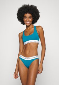 Calvin Klein Underwear BIKINI ICON COTTON MODAL - Cuecas - tapestry teal