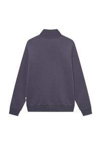 Pulóver en azul marino oscuro, tela suave, cuello y puños acanalados, corte relajado, sin logo ni adornos visibles, diseño liso en la parte trasera.