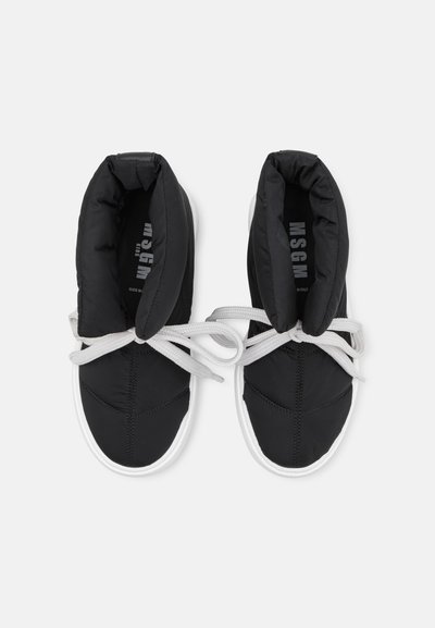 MSGM Botas clássicas de cano curto - black