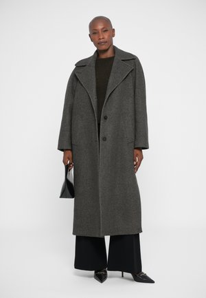 Poradie 10: Filippa K - VANESSA VENTED COAT - Klasický kabát
