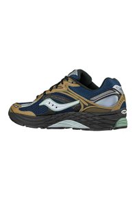 Scarpa sportiva da uomo con tomaia in mesh blu navy e beige con dettagli neri, suola testurizzata e particolari riflettenti per una maggiore visibilità.
