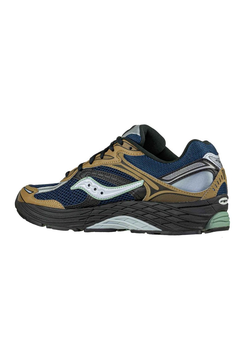 Scarpa sportiva da uomo con tomaia in mesh blu navy e beige con dettagli neri, suola testurizzata e particolari riflettenti per una maggiore visibilità.