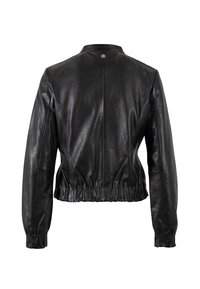 Zwarte leren jas met een korte snit, elastische tailleband en lange mouwen. Gladde textuur en minimalistisch ontwerp met een drukknoopsluiting.