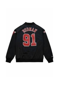 Schwarze Satinjacke mit geripptem Kragen und Bündchen. Auf der Rückseite mit "RODMAN" und "91" in Rot, ergänzt durch weiße Details und einer glatten Textur.