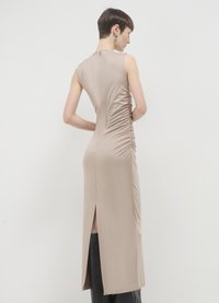 Calliope LUNGO CON ARRICCIO - Maxikleid - tortora