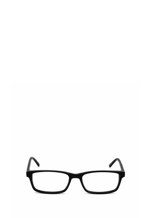 Occhiali rettangolari neri con montatura completa e aste leggermente curve su sfondo bianco.