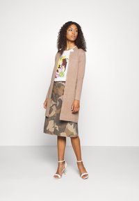 Morgan BLOCK - Gilet - camel