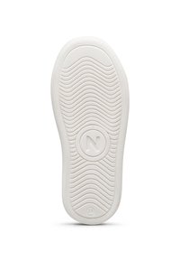 Sole di scarpa bianca con motivo a ondulazione, logo circolare con la lettera "N" al centro e numero di taglia "24" vicino al tallone.