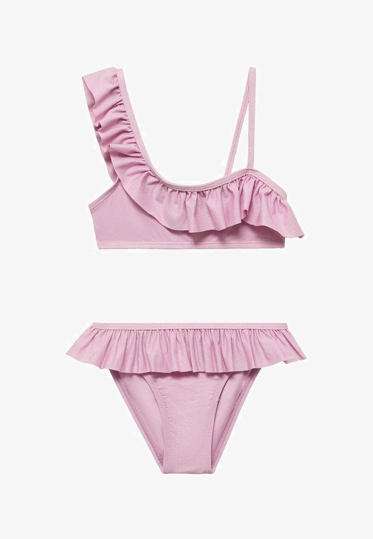 Ružový bikiny set s volánovým topom na jedno rameno a volánovými bikiny. Hladká, elastická látka s lesklým povrchom.