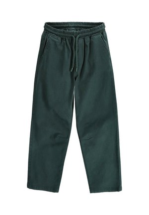 Dunkelgrüne Freizeithose mit elastischem Bund und Kordelzug, seitlichen Taschen und geradem Bein, auf weißem Hintergrund.