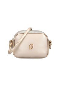 Béžová syntetická kožená crossbody taška se zipovým uzávěrem, nastavitelným popruhem a zlatým logem na přední straně.