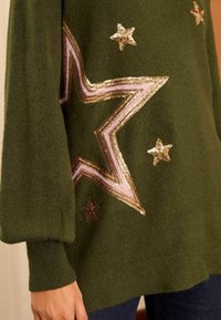 Love & Roses SUPER COSY CREW NECK - Pulover - khaki sequin