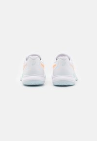 ASICS GEL-TACTIC 12 - Röplabdacipők - white/bright sunstone