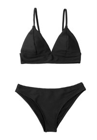 Conjunto de bikini negro acanalado que incluye un top triangular con tirantes ajustables y una parte inferior de corte bajo a juego. Textura suave con detalles sutiles.