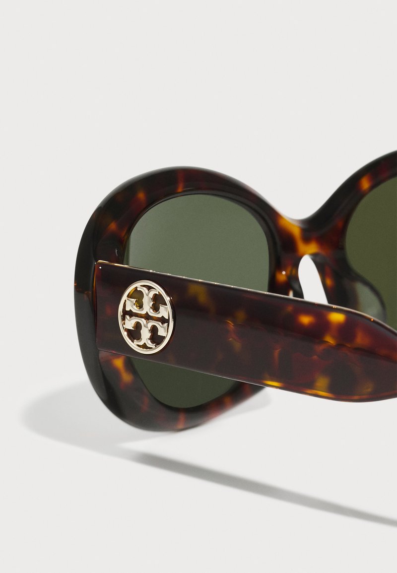 Tory Burch Round Sunglasses in Dark Green with Gold Accent Tory Burch Round-Frame Sunglasses - Green | Editorialist main image 3