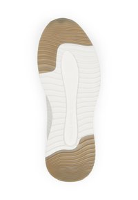 Baskets blanches avec une semelle en caoutchouc texturée, présentant un motif ondulé unique et des accents marron au talon et à la zone des orteils.