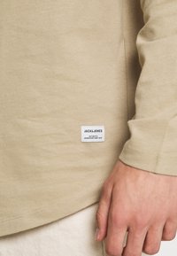 Jack & Jones JJENOA TEE O NECK - Camisola de manga comprida - beige