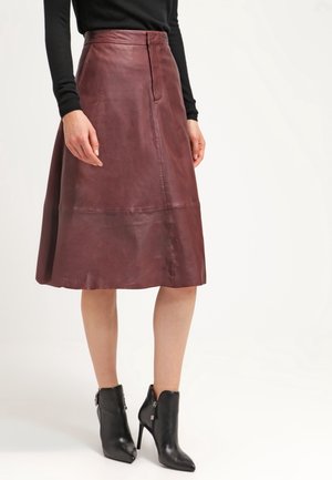 Áčková sukně - bordeaux