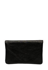 Pochette en cuir noir avec une texture lisse, présentant un léger éclat le long du bord supérieur. Forme rectangulaire, design slim pour un rangement compact.