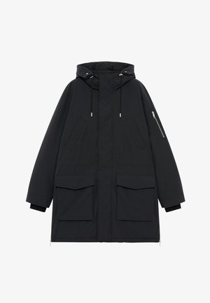 Parka nera con cappuccio, dotata di due grandi tasche frontali, una tasca con zip sulla manica e polsini a coste. Tessuto morbido.