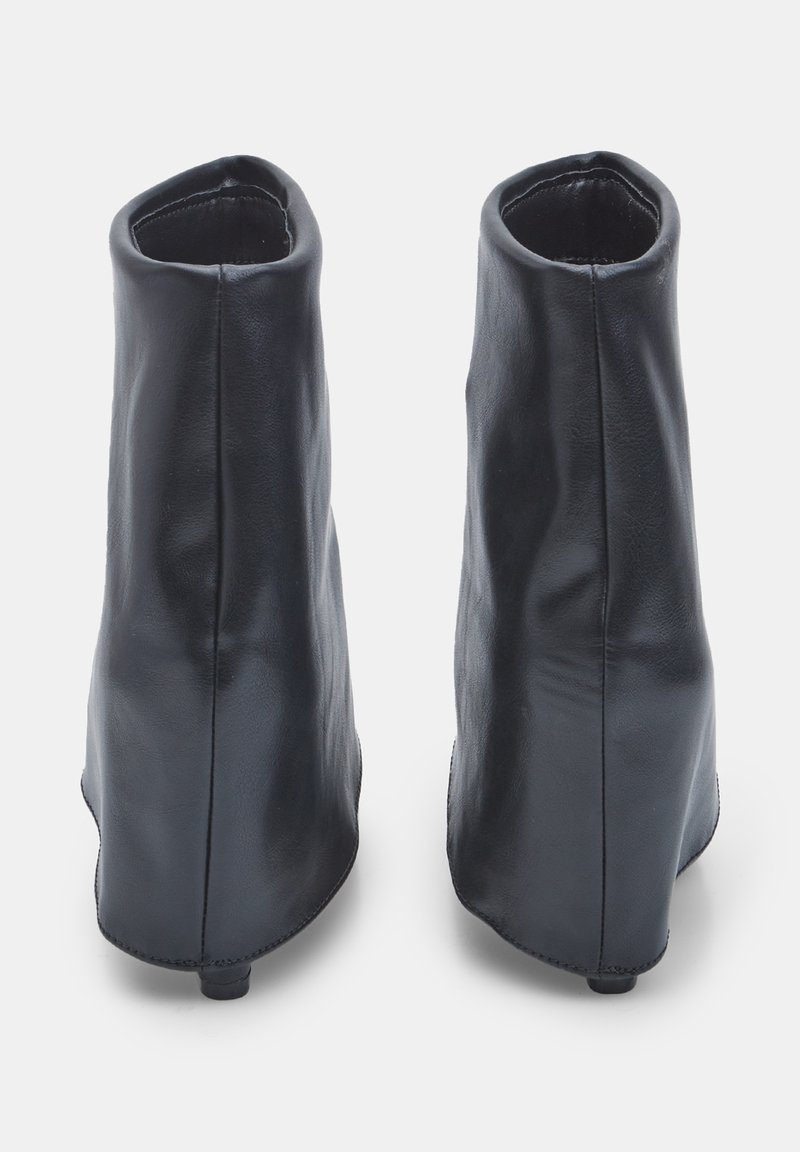 Bottines élégantes à Talons Lacées BATA - Taille 39, Noir, Neuves Avec Emballage