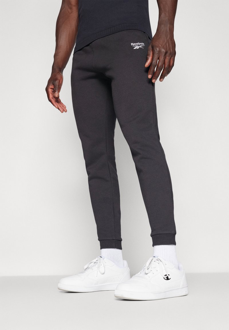 Reebok IDENTITY SMALL LOGO JOGGER - Donji dijelovi trenirke - black
