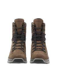 Scarpe da trekking marroni in suede con lacci neri e dettagli argentati. Presentano una suola in gomma robusta con presa testurizzata e colletto imbottito.
