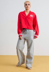 Nike Sportswear SPORTSWEAR PHOENIX FLEECE - Treniņtērpa apakšdaļas - grey heather