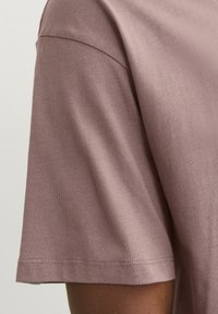 Jack & Jones JJEBRADLEY TEE O NECK - Basic póló - twilight mauve