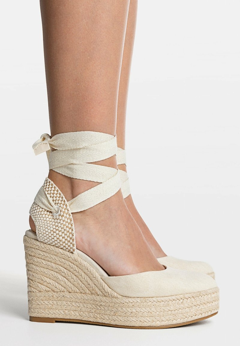 Stradivarius High heels - white