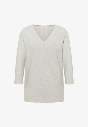Lysegrå V-hals trøje med 3/4 ærmer og subtil horisontal ribbet tekstur, mærket "CECIL" indeni kraven.