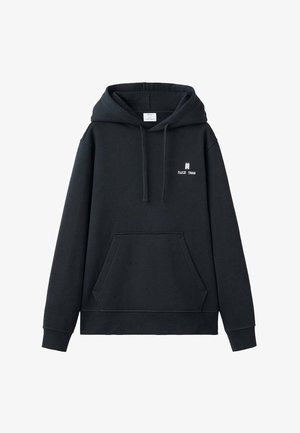 Zwarte hoodie gemaakt van zachte stof, met een voorzak, verstelbare trekkoorden en een kleine witte afbeelding met "PARIS 75009" op de borst.